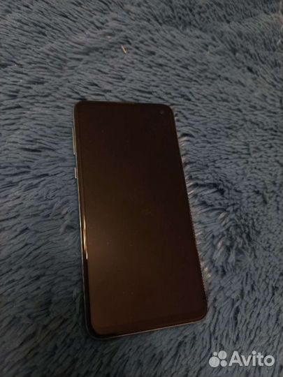 Телефон Samsung s10e