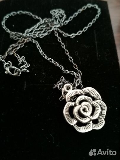 Подвески с кристаллами, стразами, брошь кулон