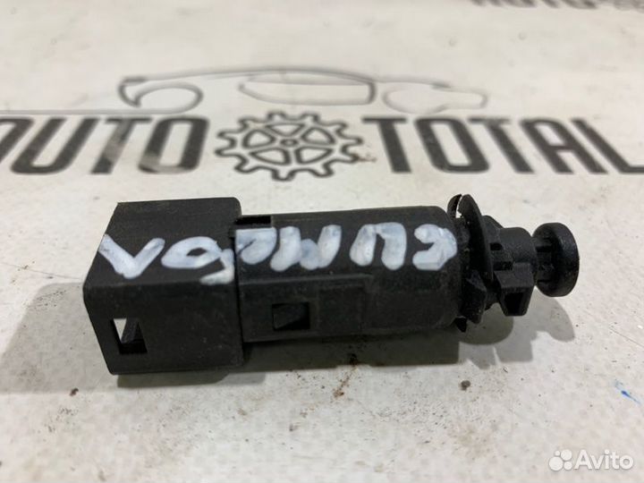 Датчик включения стоп сигнала Renault Symbol