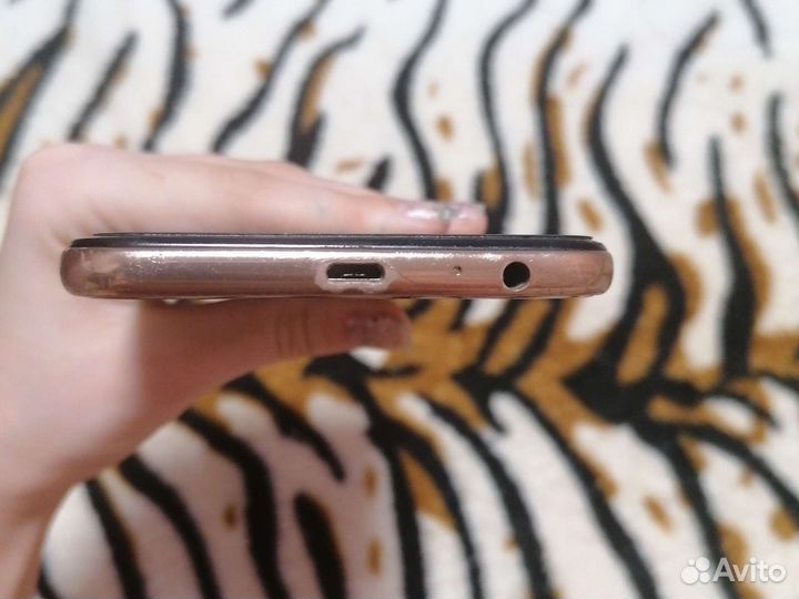 Samsung Galaxy J4+ (2018), 3/32 ГБ