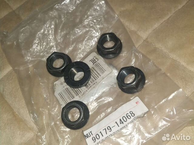 Гайка крепления рычага передней подвески Тойота