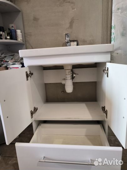 Продам тумбу с раковиной. Смеситель в комплекте