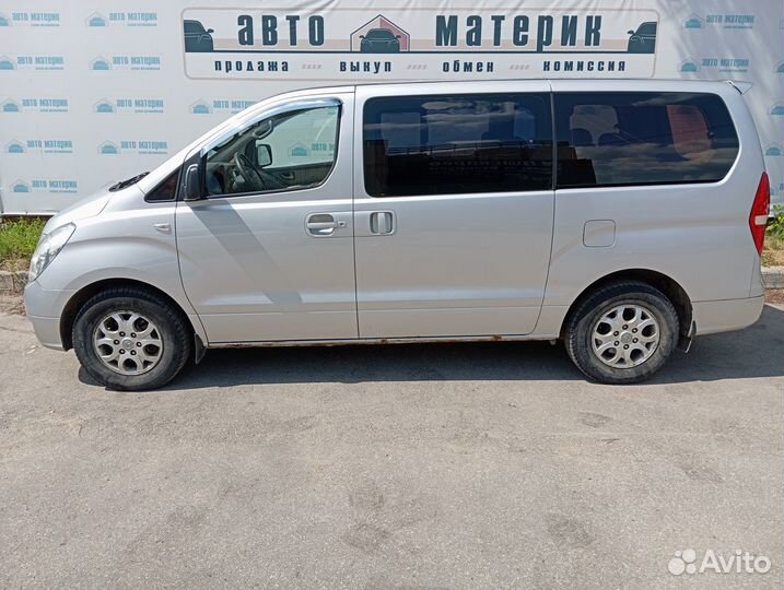 Hyundai Grand Starex 2.5 AT, 2010, 230 000 км