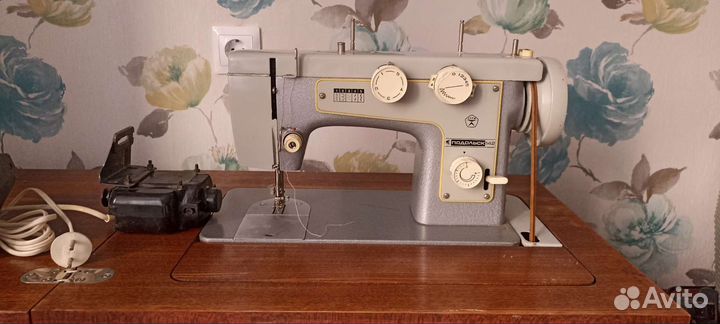 Швейная машина Подольск 142 бу