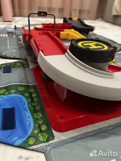 Парковка+улицы города в чемоданчике ELC