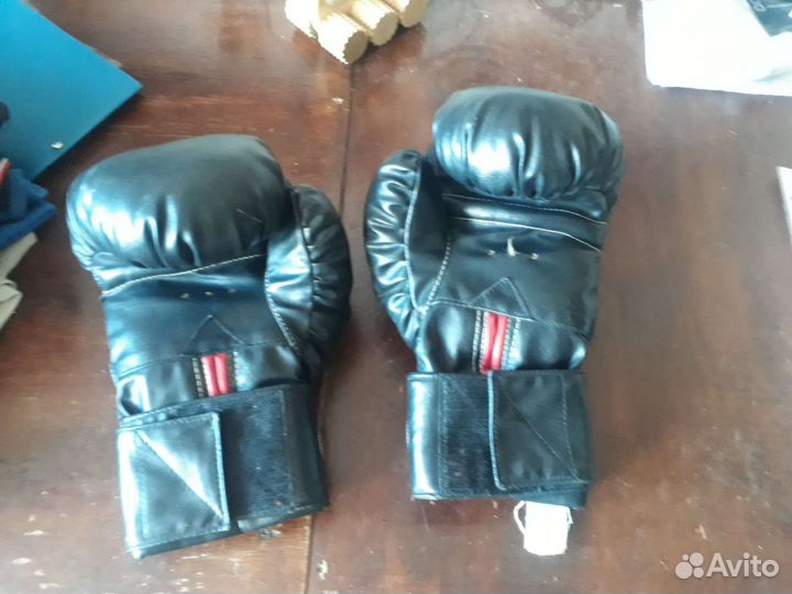 Боксерские перчатки