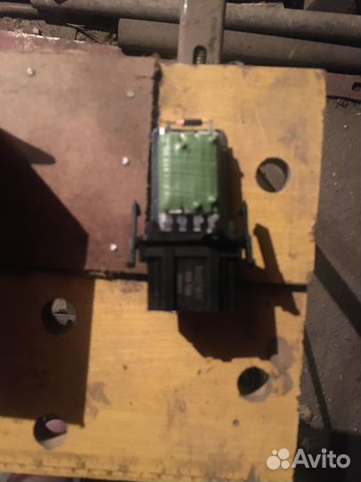 Резистор печки Фольксваген гольф3