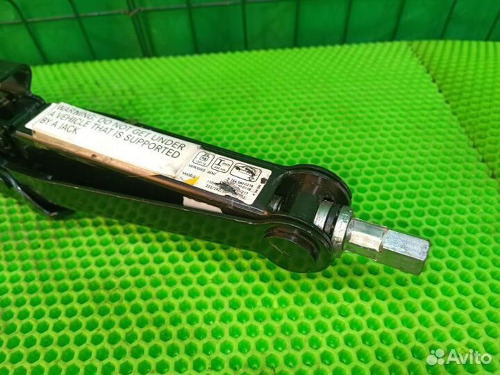 Домкрат Mercedes-Benz Gl X164 M272