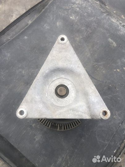 Кронштейн вискомуфты на 6ве1(6вд1)