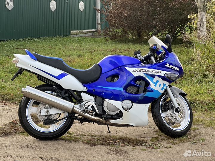 Suzuki GSX R-750 (2006 Katana)