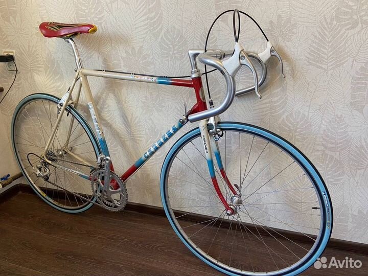 Шоссейный велосипед Carrera