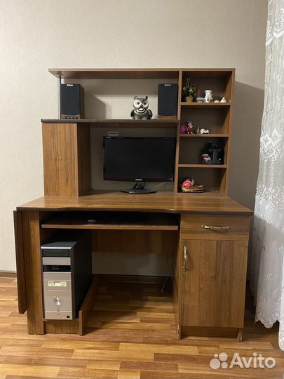 Компьютерный стол