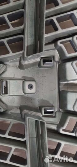 Решетка радиатора Toyota Alphard ANH10