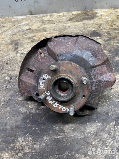 Передний кулак левый правый Hyundai Solaris 1