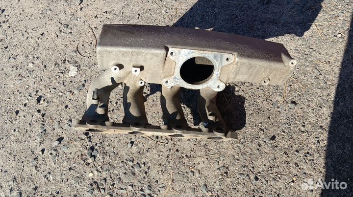 Впускной коллектор 111 бензин Мерседес Вито 638