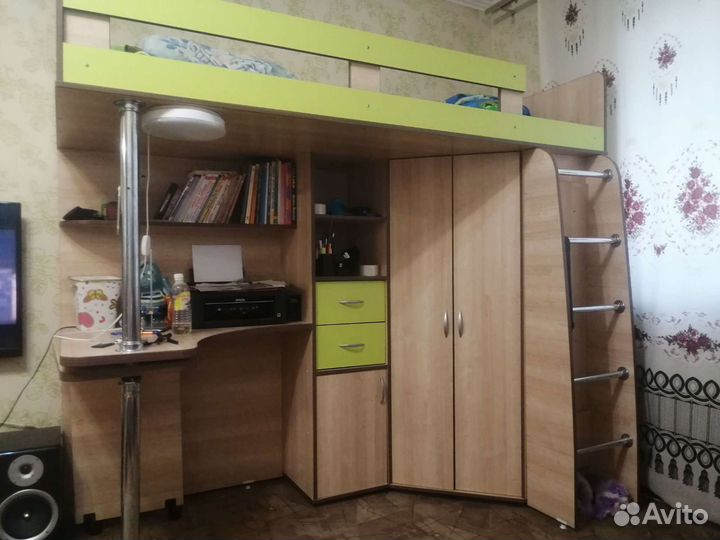 Двухъярусная кровать