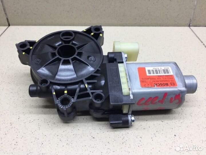 Моторчик стеклоподъемника задний правый Kia Ceed