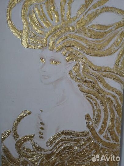 Золотая Медуза Горгона