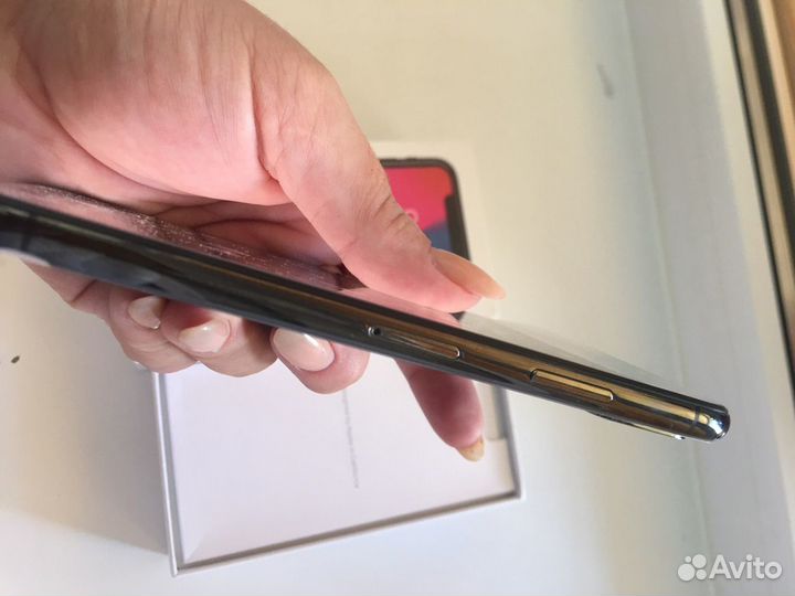 iPhone X, 256 ГБ