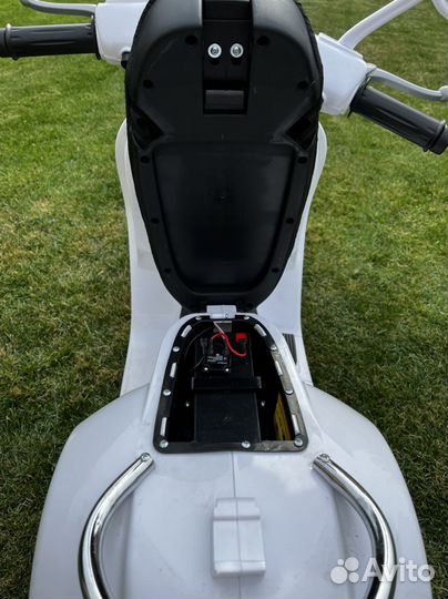 Электрический скутер Toy Land mxm318