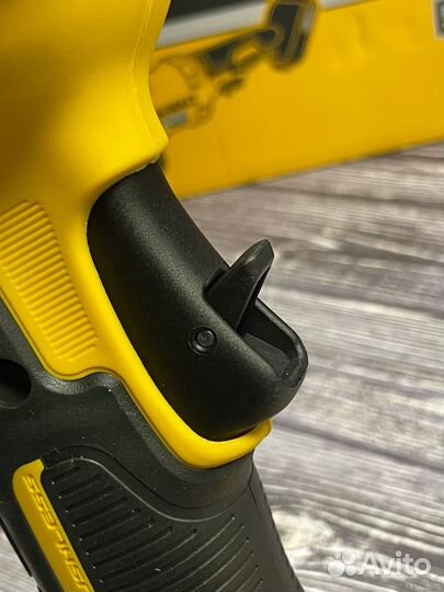 Болгарка DeWalt DCG418 Европа