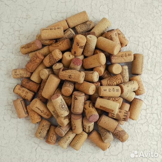 Пробки из-под вина и шампанского