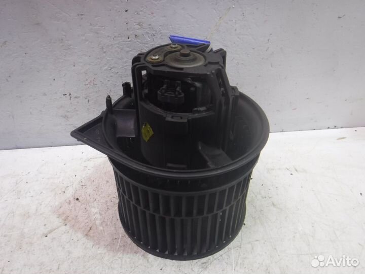 Моторчик отопителя Saab 9-5