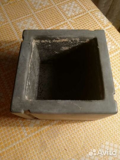 Каменный цветочный горшок