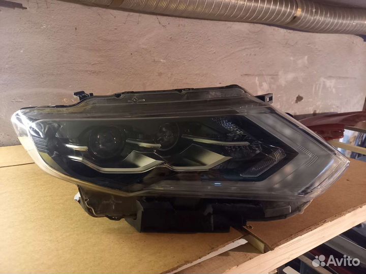 Фара правая Nissan x trail t32 led