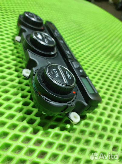 Блок управления климат-контролем Volkswagen Passat