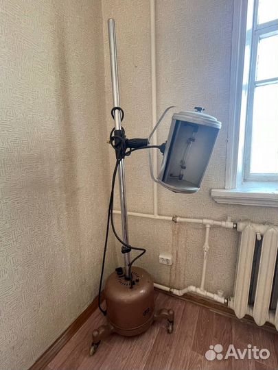 Кварцивинильная антибактерицидная лампа