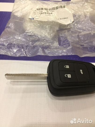 Ключ chevrolet Aveo T300 13579234