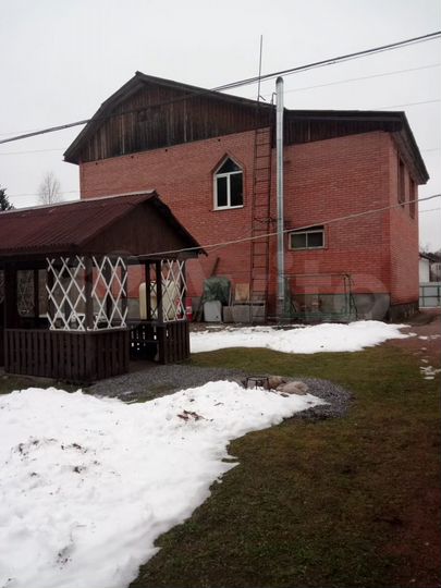 Дом 405 м² на участке 12 сот.