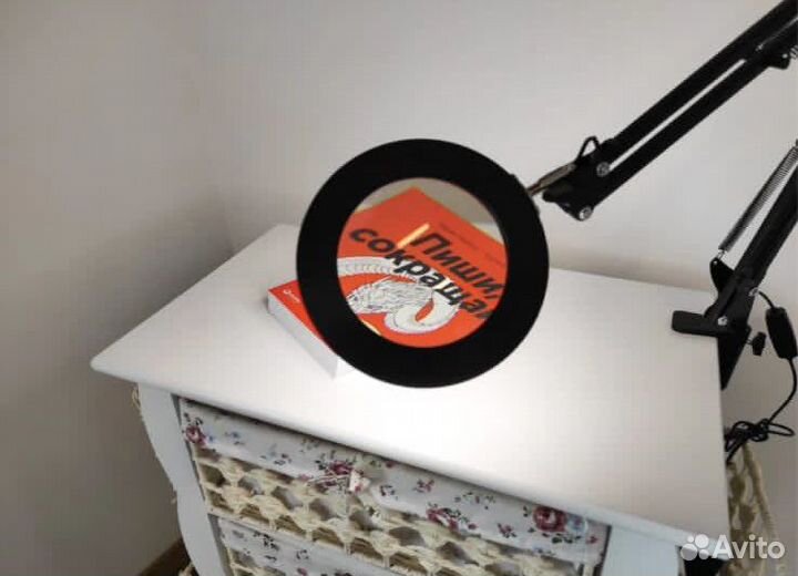 Кольцевая лампа с лупой.Новая