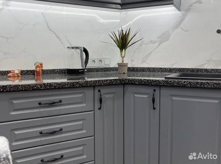 Кухня на заказ Двухрядная в Рассрочку