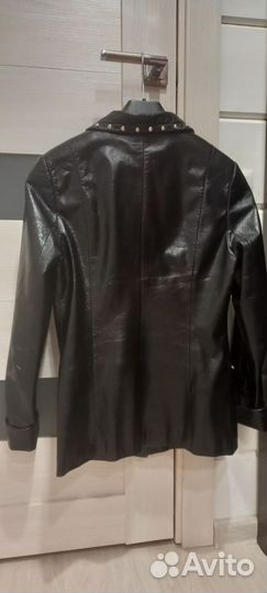 Кожаный пиджак женский