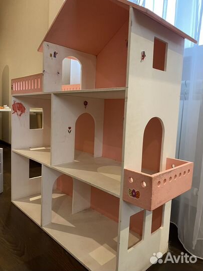 Большой кукольный домик