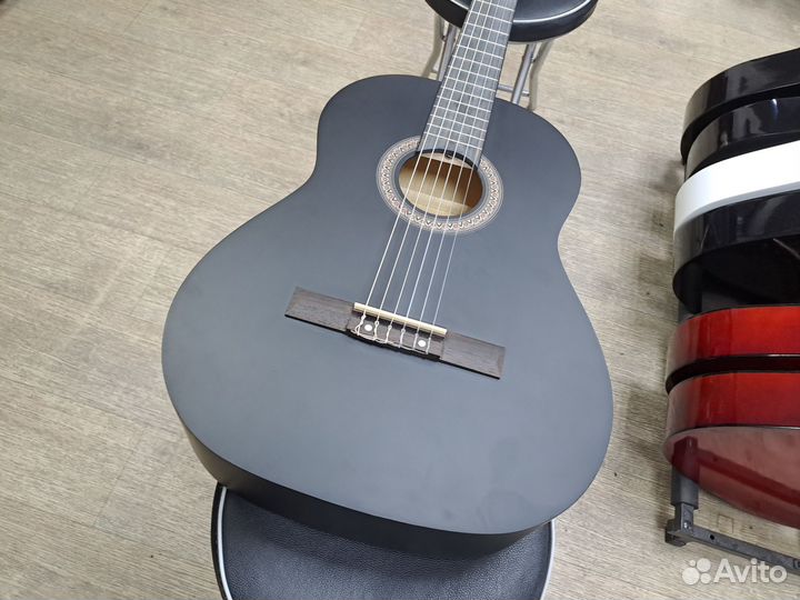 Гитара классическая чёрная матовая