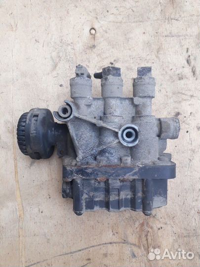 Кран уровня пола главный Mercedes Actros