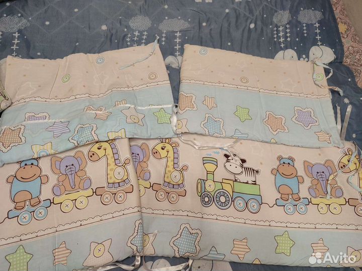 Бампер для детской кроватки с постельным бельём