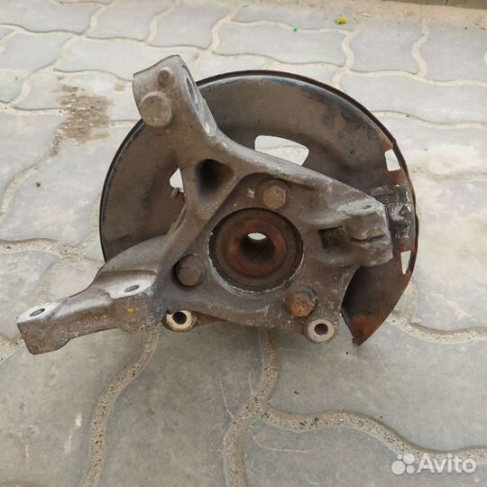 Поворотный кулак правый opel astra j