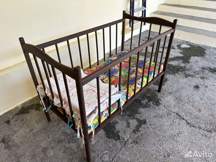 Детская кроватка
