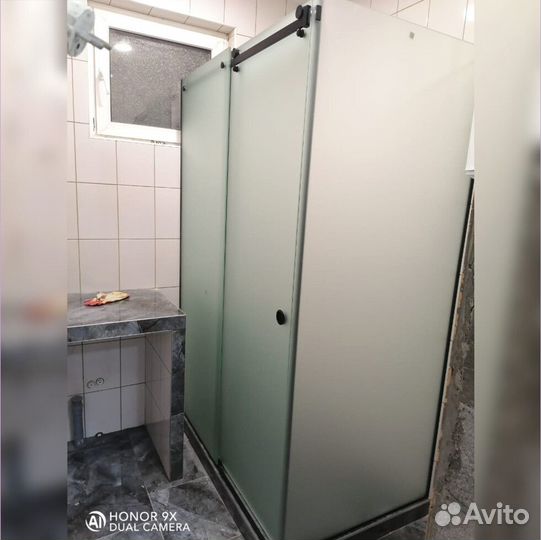 Душевое ограждение с дверью