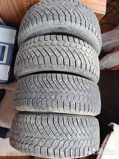 Gislaved Nord Frost 200 215/60 R16