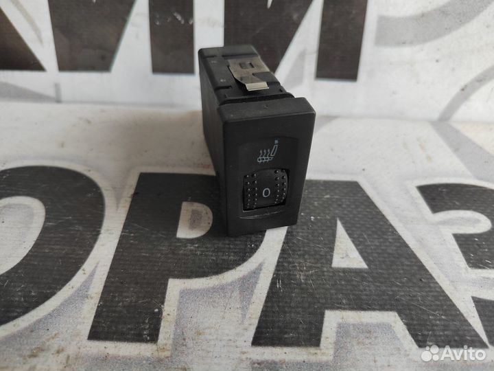 Кнопка подогрева сидений Volkswagen Passat B5