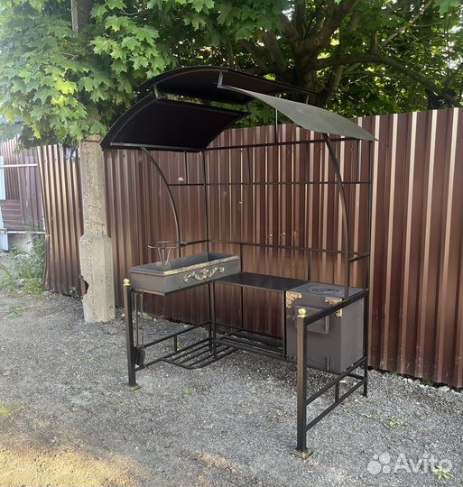 Мангал с крышей в стиле лофт