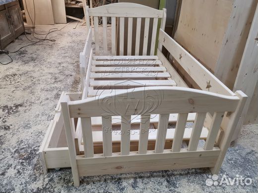 Кровать с ящиками