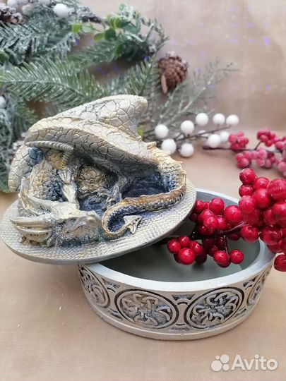 Подарок на Новый год. Шкатулка дракон. Сувенир