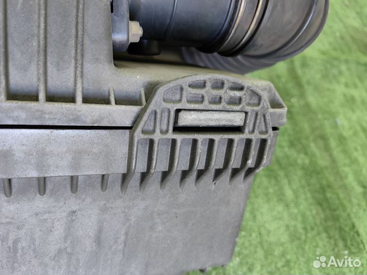 Корпус воздушного фильтра Mitsubishi Pajero V75W 2