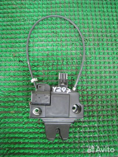 Замок крышки багажника Subaru Legacy/ Outback BM